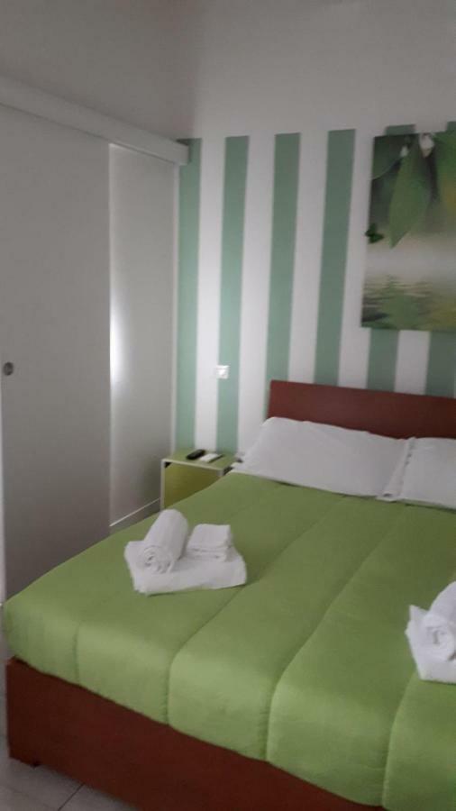 Dolci Notti Di Maga Cacao Bed & Breakfast Чивитанова Марке Екстериор снимка
